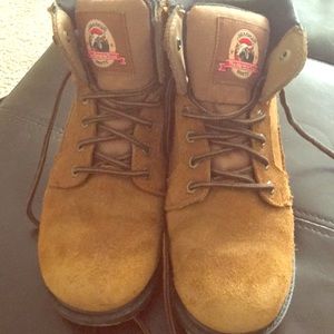Boys boots